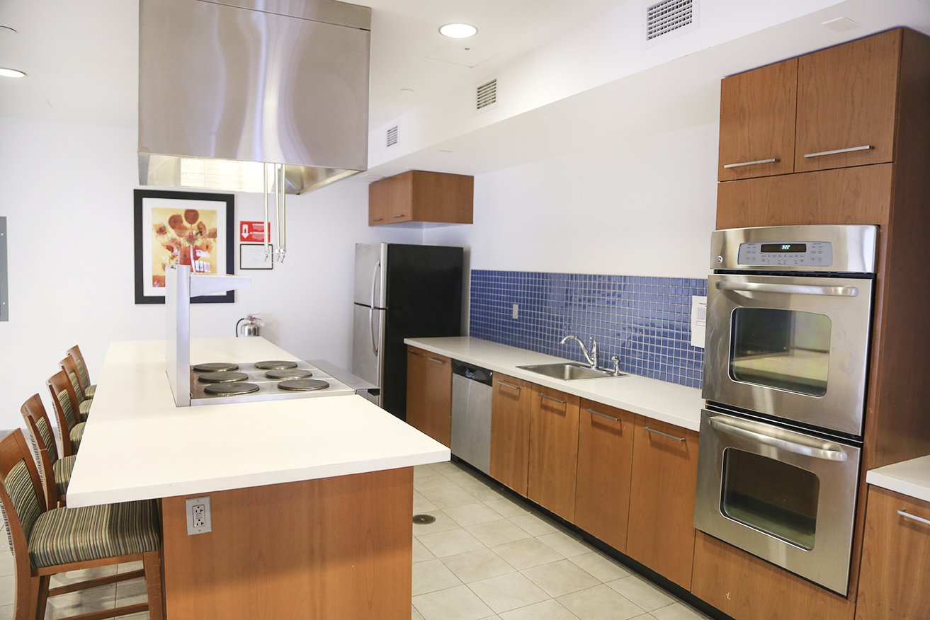 Livi_Apts_Community_Kitchen