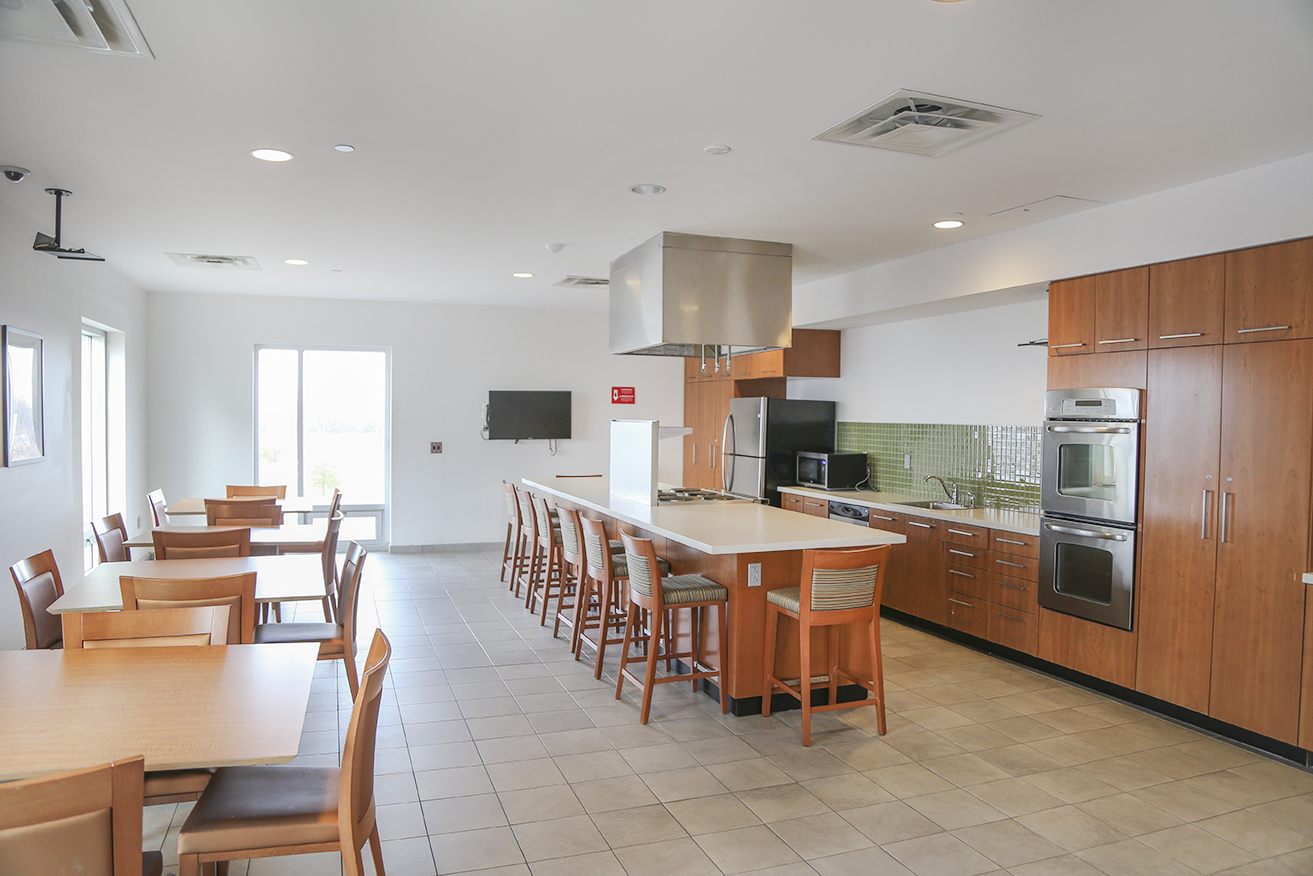 Livi_Apts_Community_Kitchen3